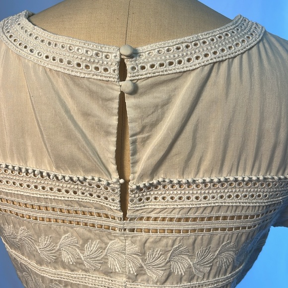 Veronica Beard White Blouse with Lace and Beautiful Embellishment Size 2 - Picture 8 of 15